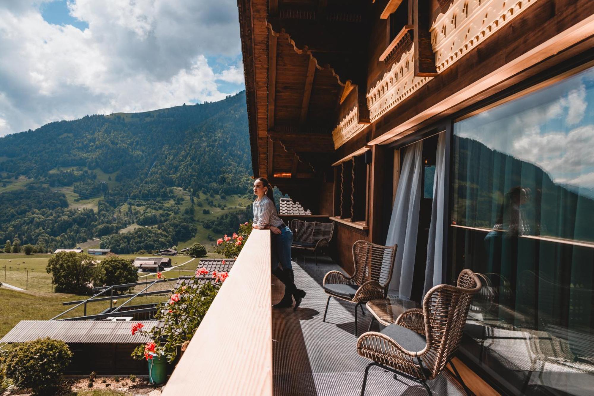 Bergblick Lodge - 3 Sterne Garni - Neueroeffnung Aeschi Bei Spiez Exterior foto